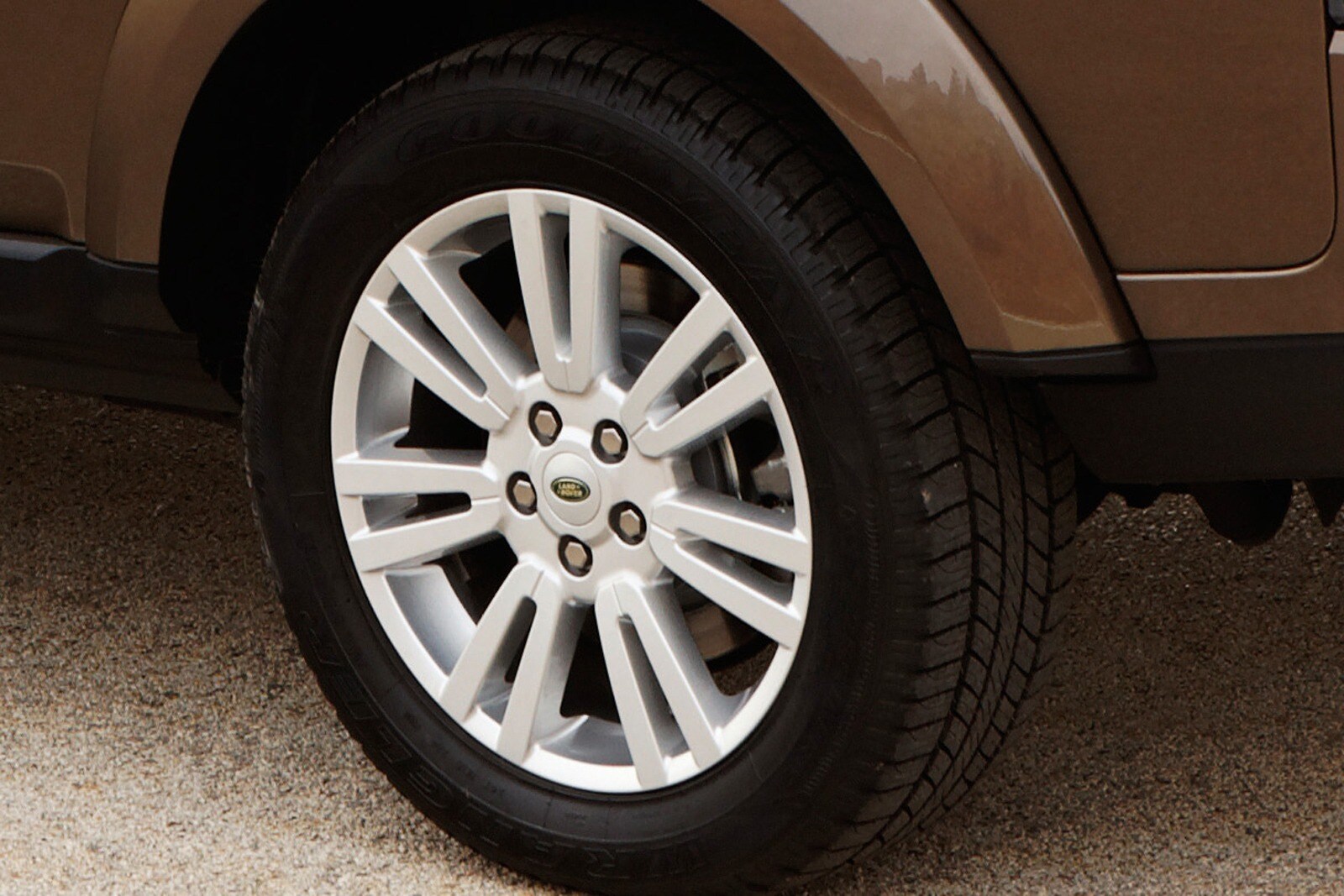 2010 Land Rover LR4 — OEM photo 3