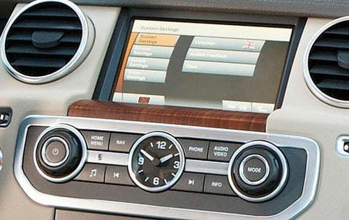 2011 Land Rover LR4 interior CC
