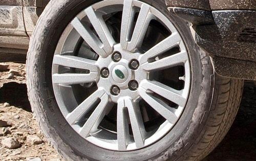 2011 Land Rover LR4 — OEM photo 3