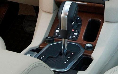 2012 Land Rover LR4 interior CC