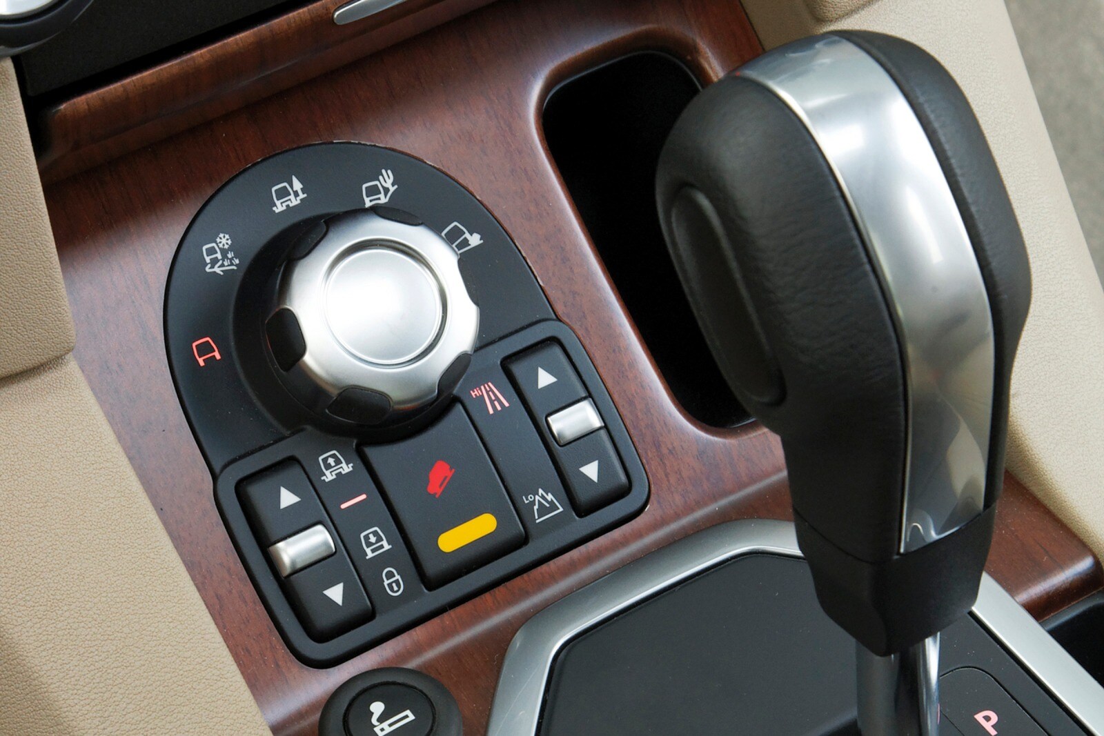 2013 Land Rover LR4 interior SHF