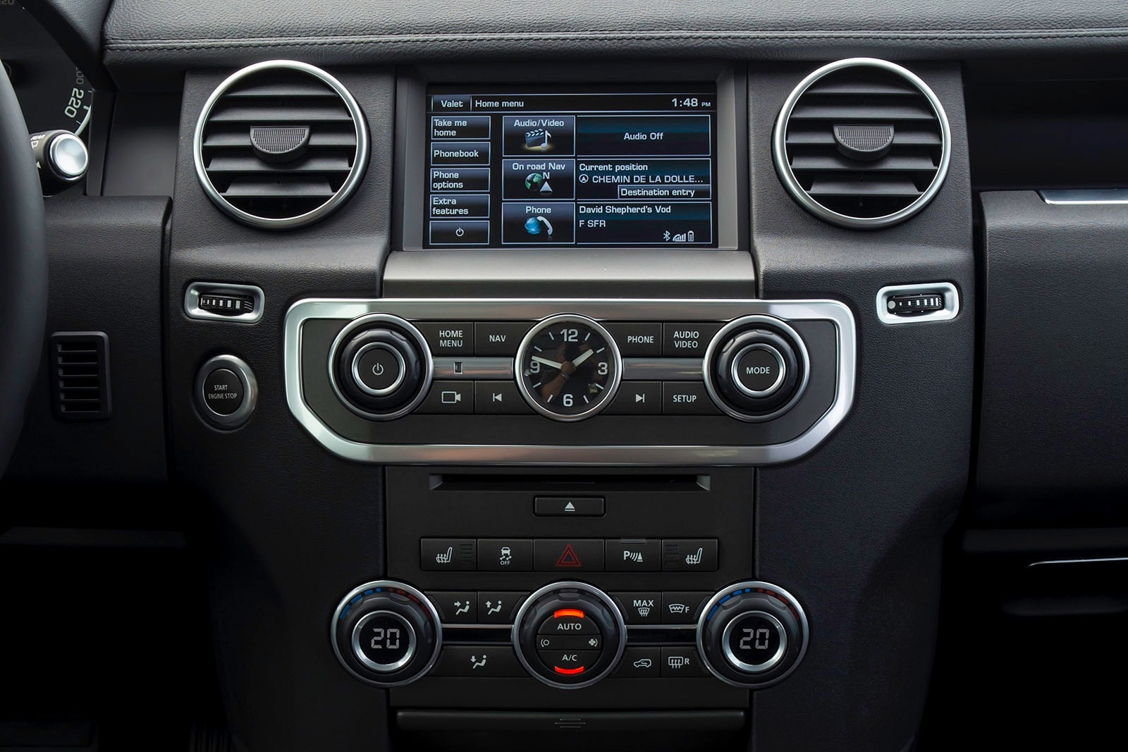 2014 Land Rover LR4 interior CC