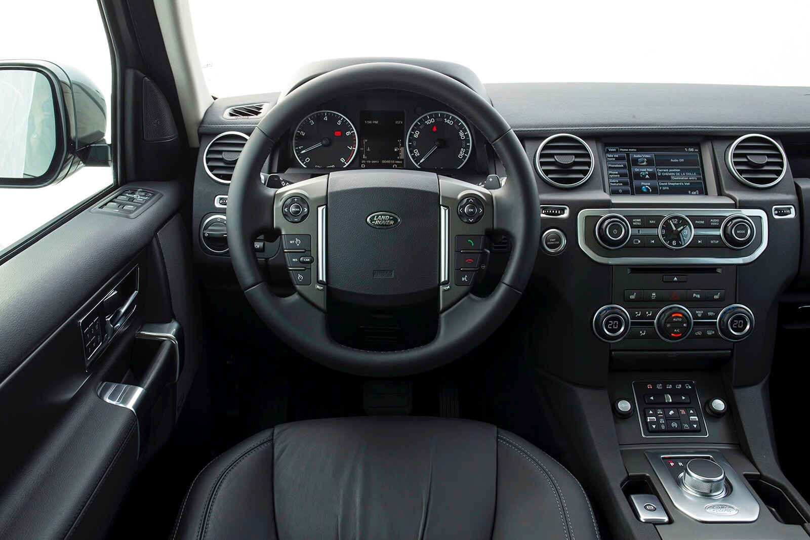 2014 Land Rover LR4 interior D