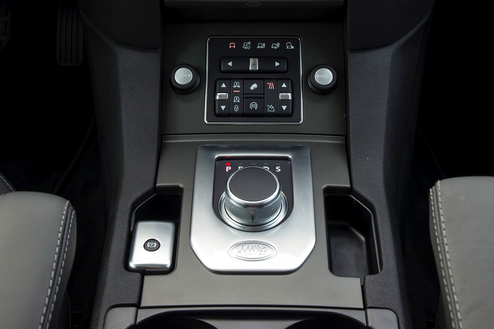 2014 Land Rover LR4 interior SHF