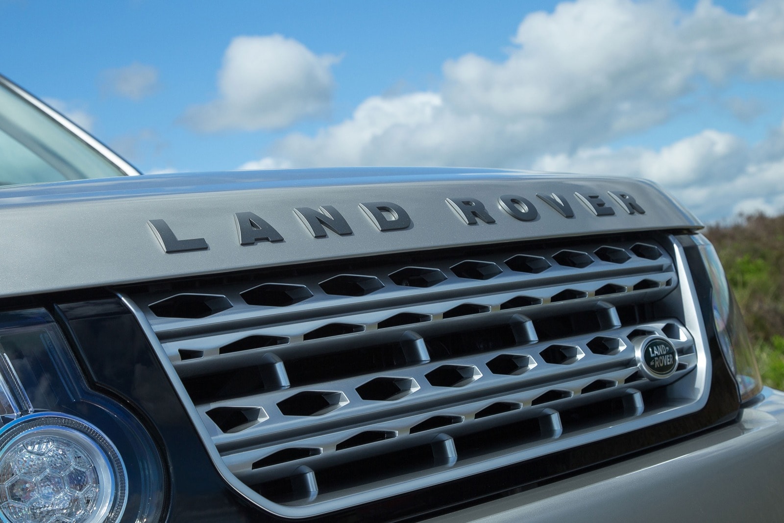 2016 Land Rover LR4 exterior FBDG