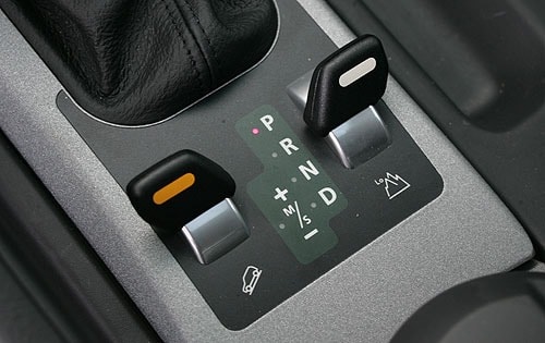 2005 Land Rover Range Rover interior DETAIL