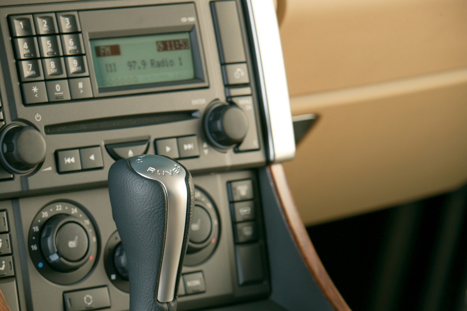 2007 Land Rover Range Rover interior CC