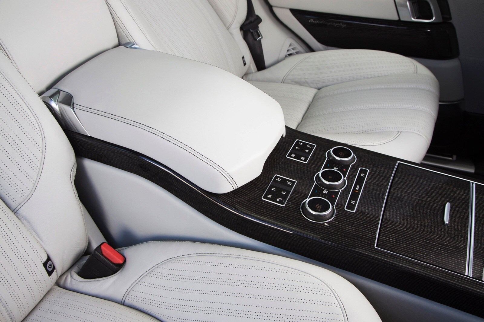 2015 Land Rover Range Rover interior DETAIL