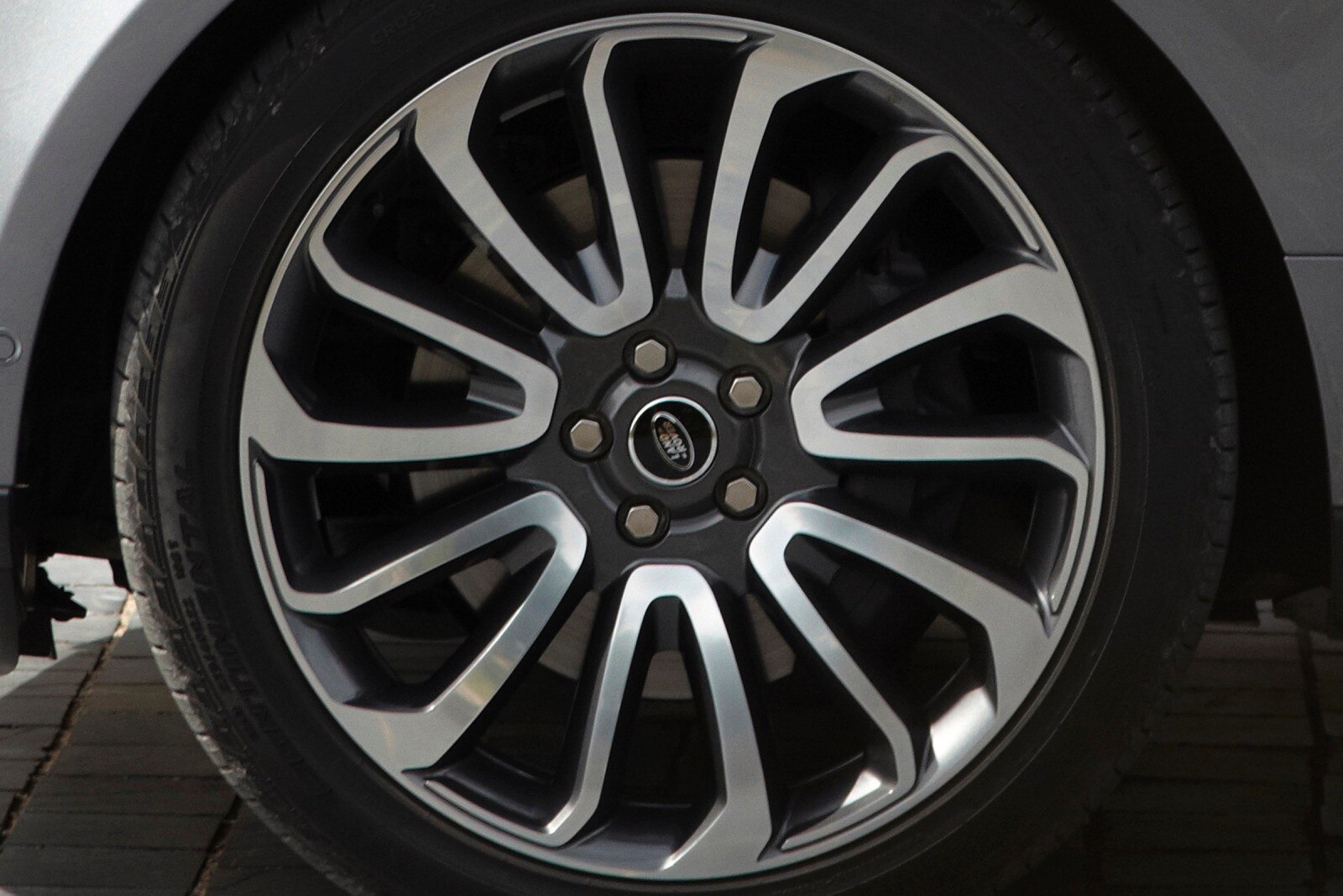 2015 Land Rover Range Rover — OEM photo 3