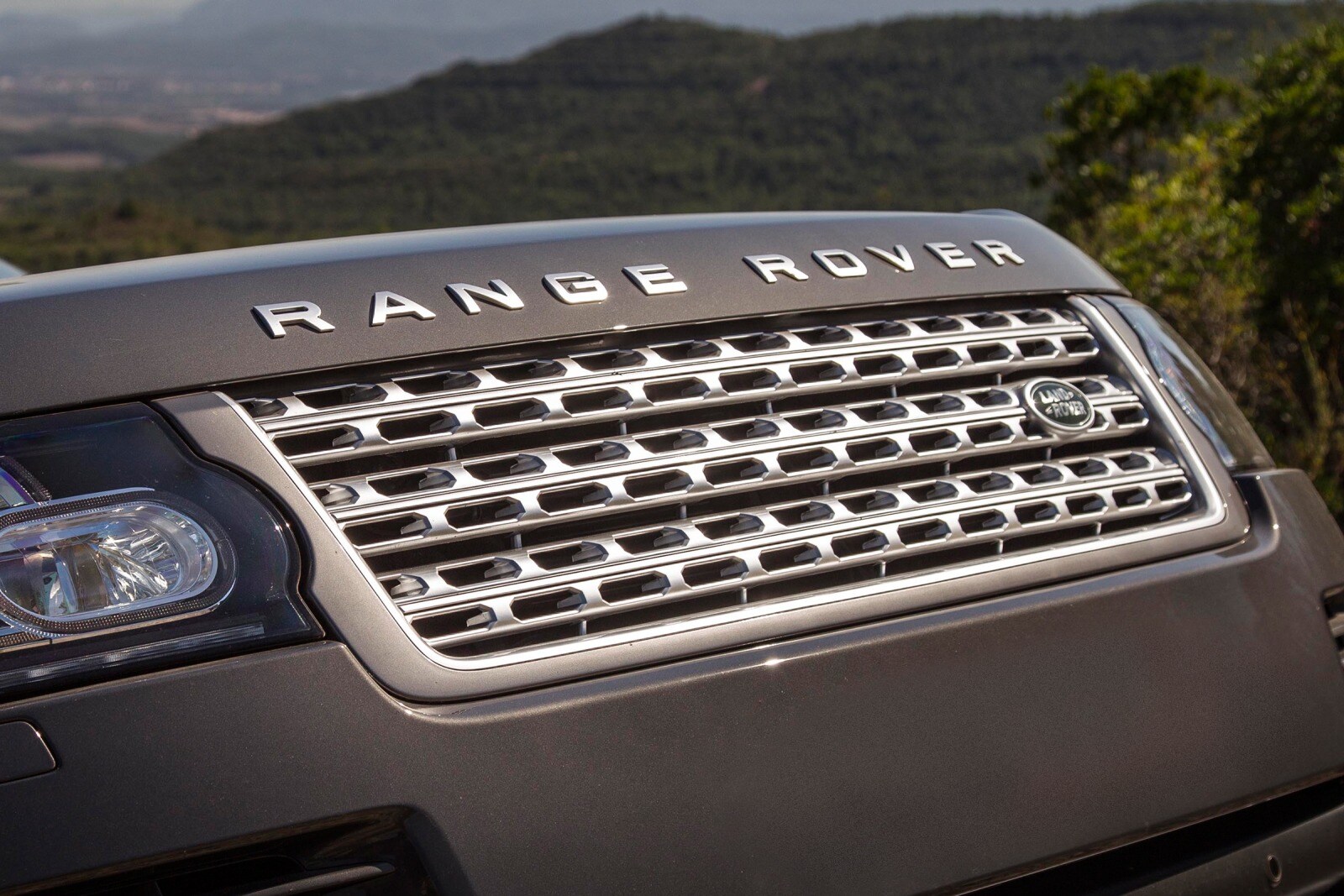 2016 Land Rover Range Rover exterior FBDG