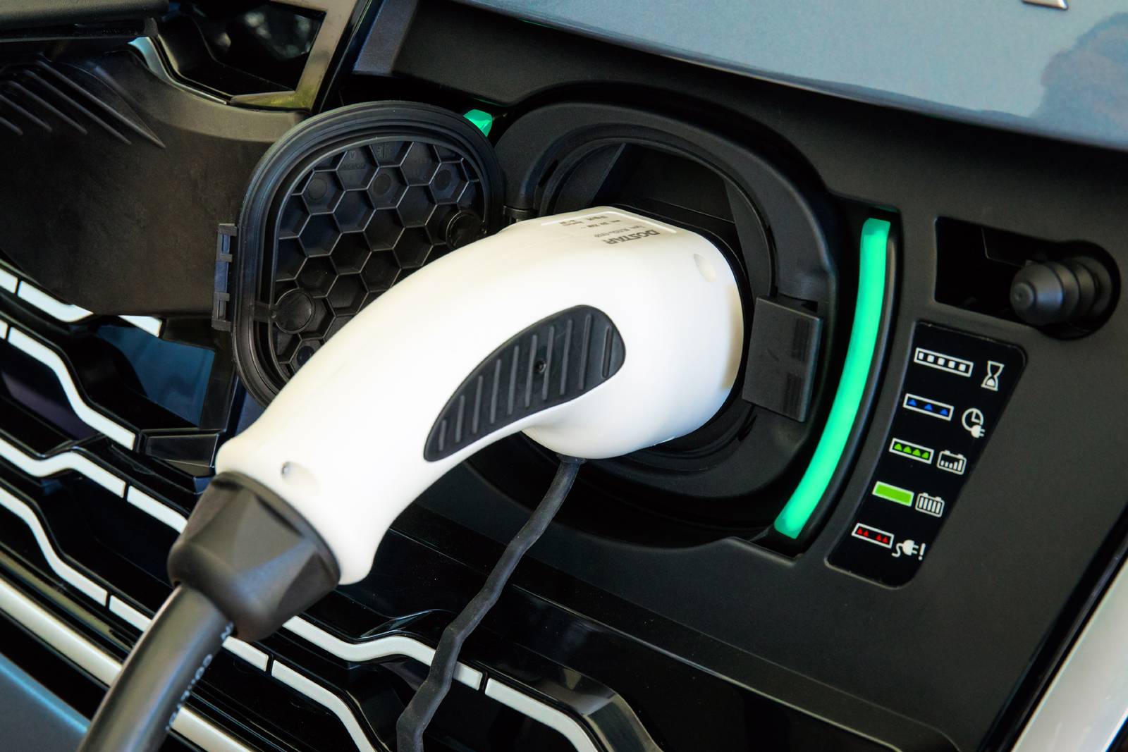 2020 Land Rover Range Rover exterior EDETAIL