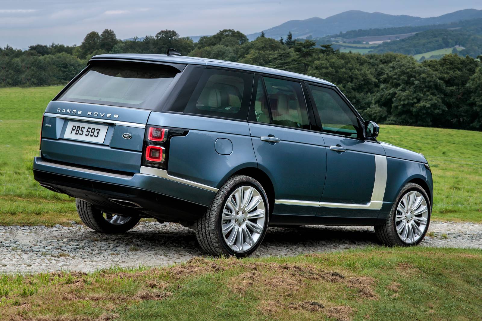 2020 Land Rover Range Rover — OEM photo 2