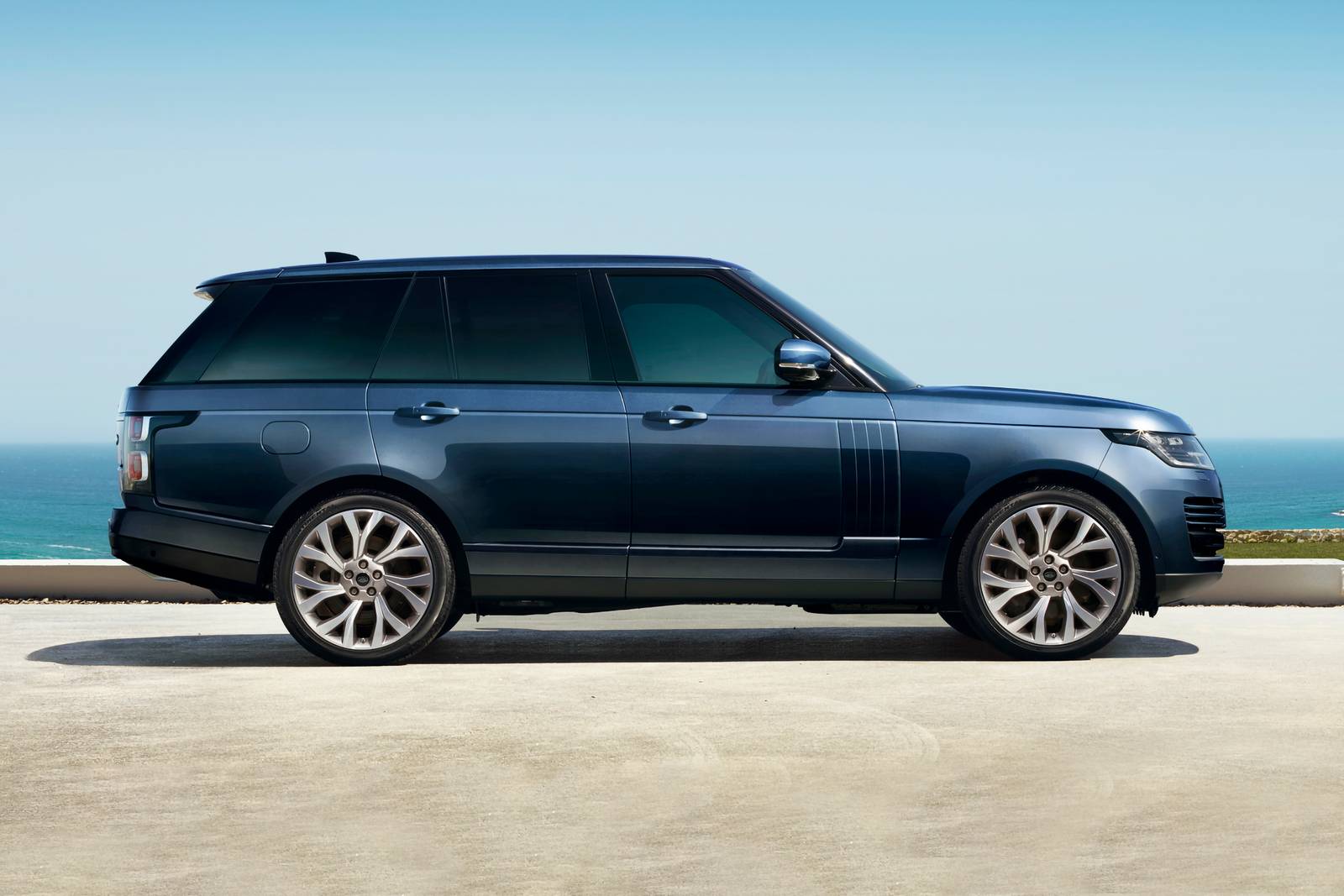 2021 Land Rover Range Rover — OEM photo 5