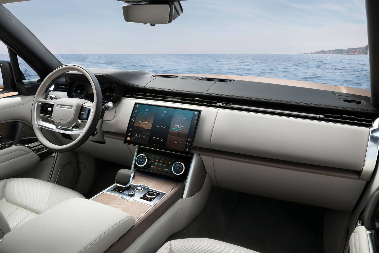2023 Land Rover Range Rover interior D