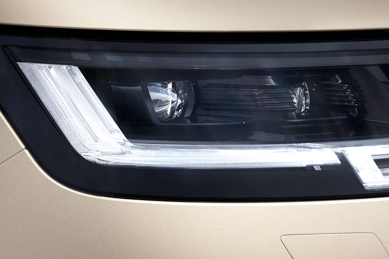 2023 Land Rover Range Rover exterior EDETAIL