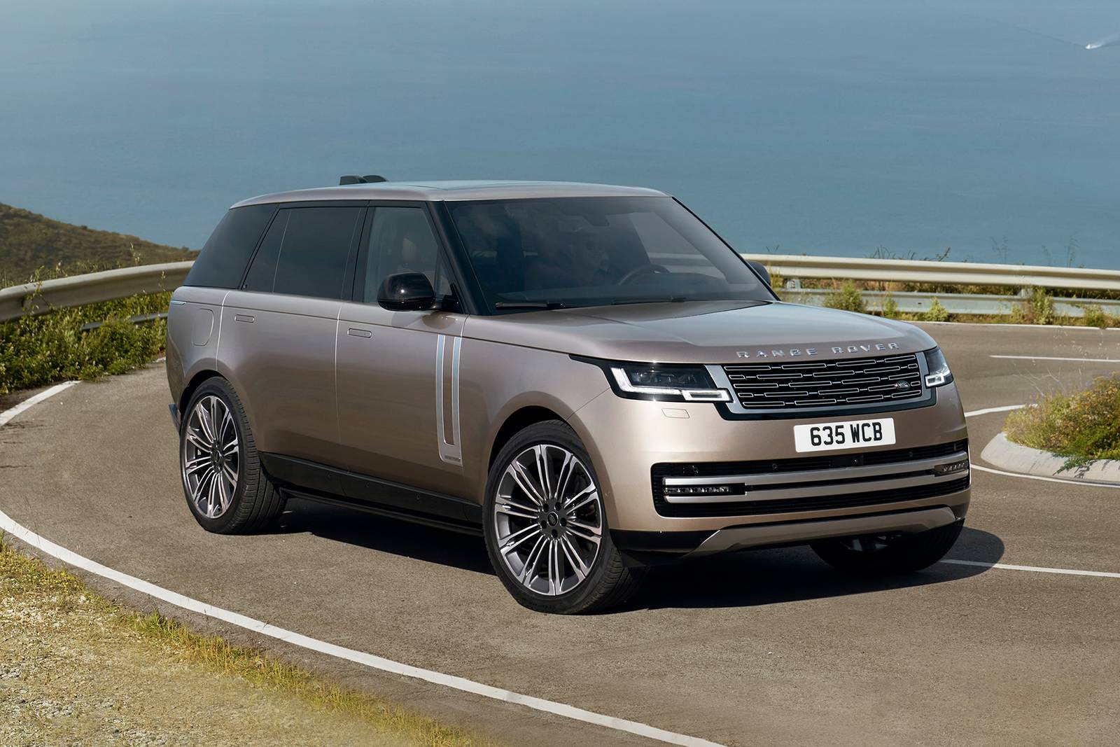 2025 Land Rover Range Rover P530 Autobiography 4dr SUV Exterior Shown
