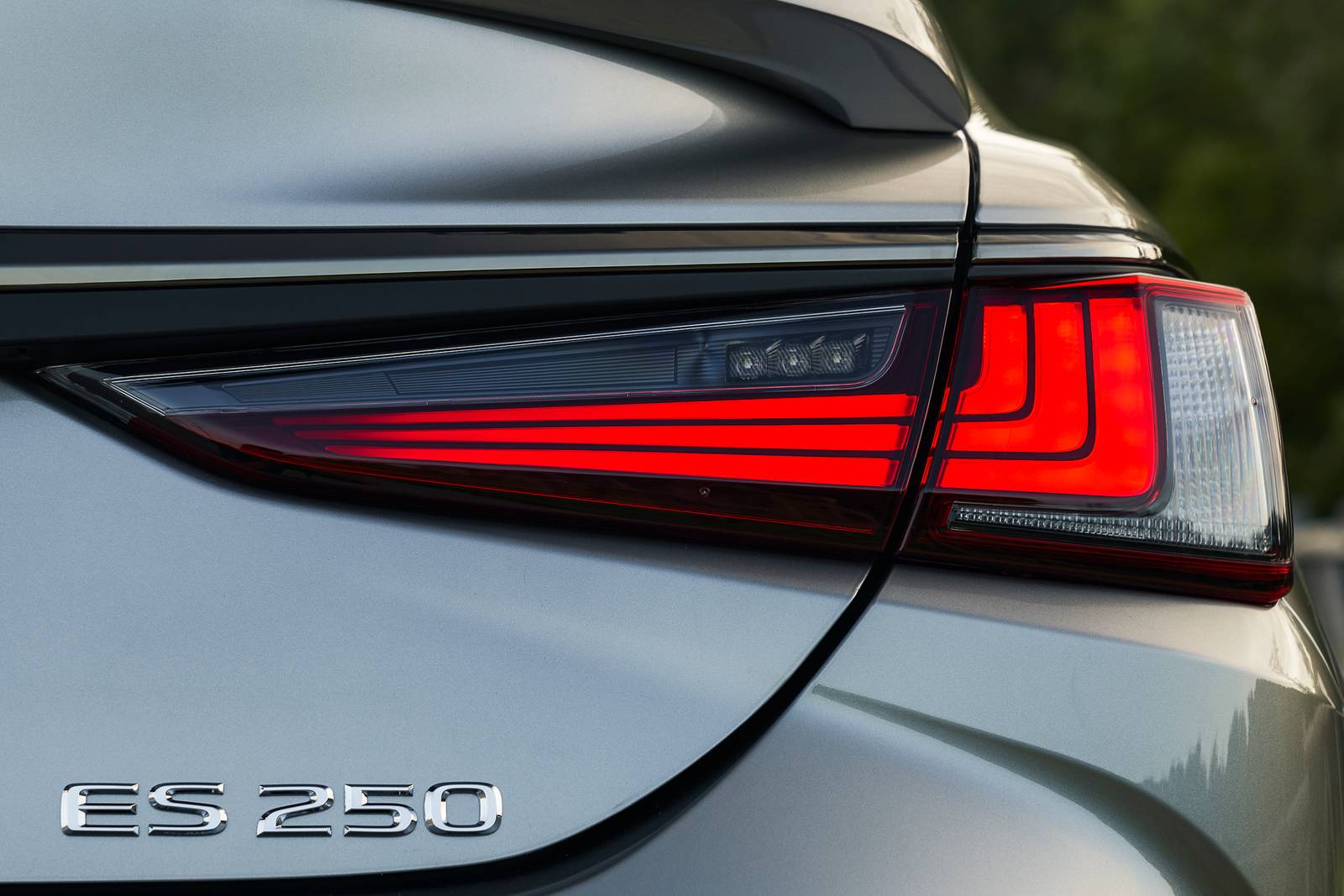 2021 Lexus ES front safety EDETAIL