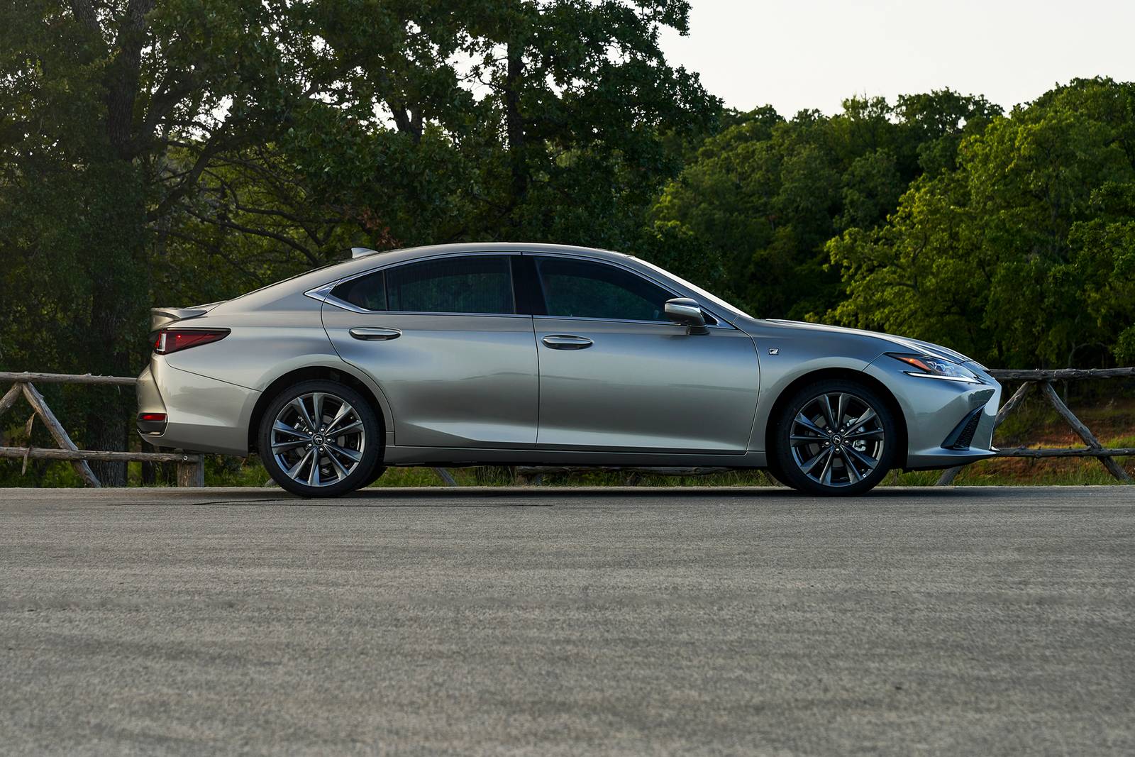 2023 Lexus Es exterior S