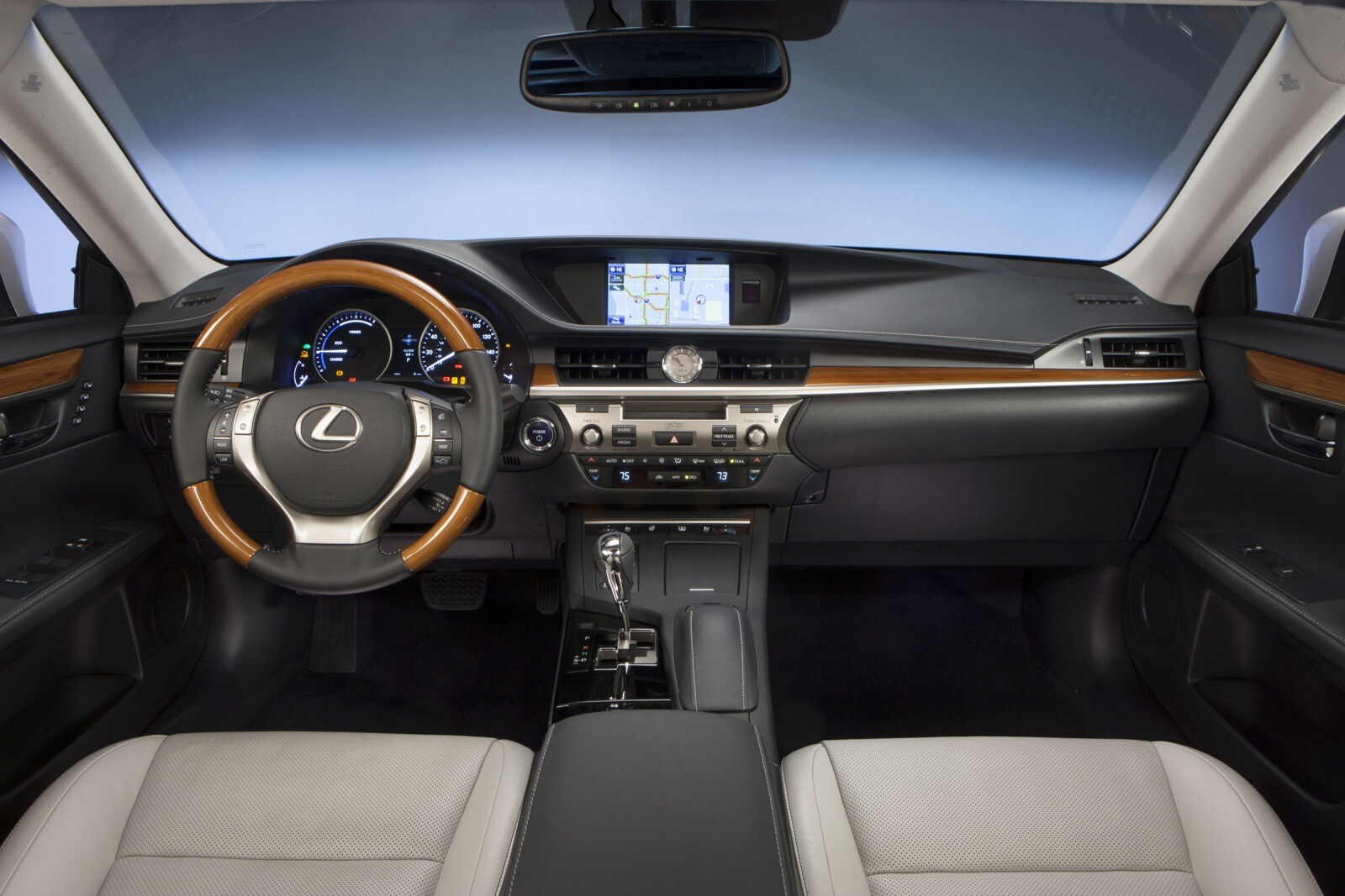 2013 Lexus ES 300h interior D