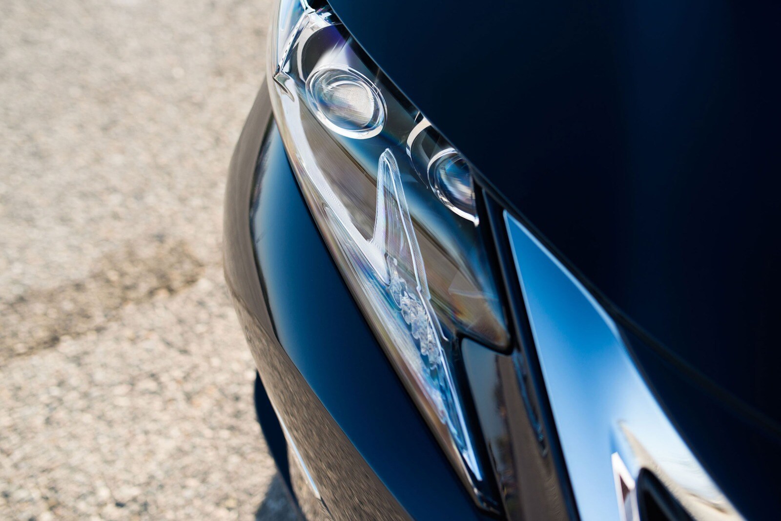 2017 Lexus ES 350 front safety EDETAIL