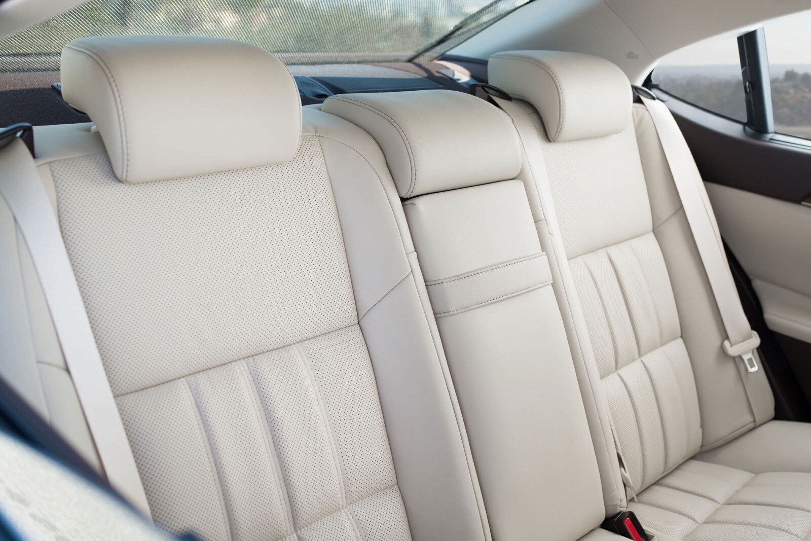 2017 Lexus Es interior RI