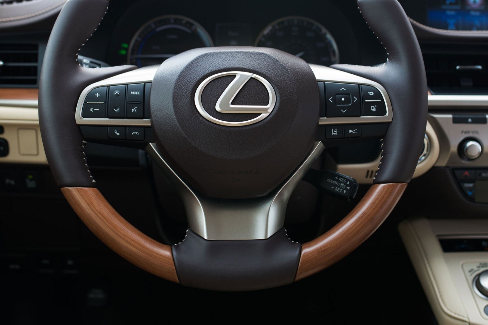2017 Lexus Es interior SWD