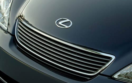 2005 Lexus ES 330 Front Grille and Badging