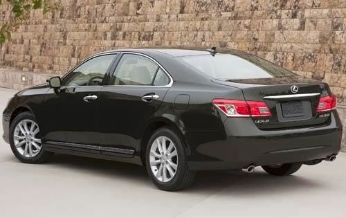 2011 Lexus ES 350 Sedan Shown