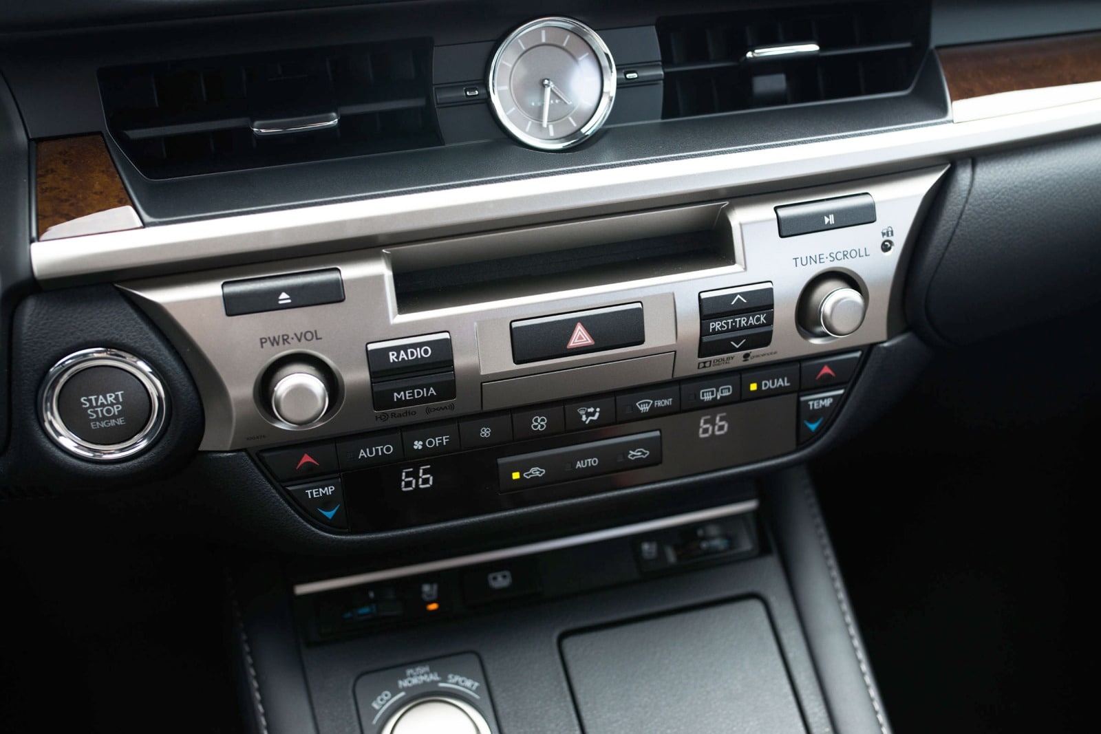 2016 Lexus ES 350 interior CC