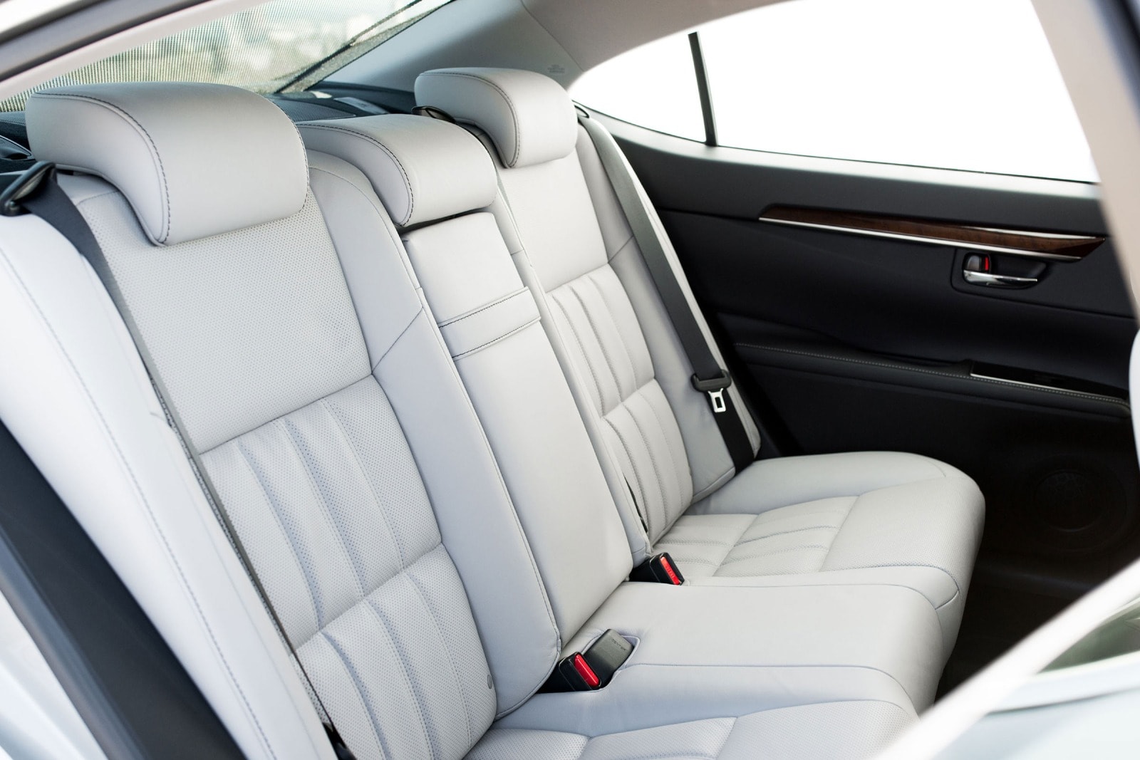 2017 Lexus Es interior RI