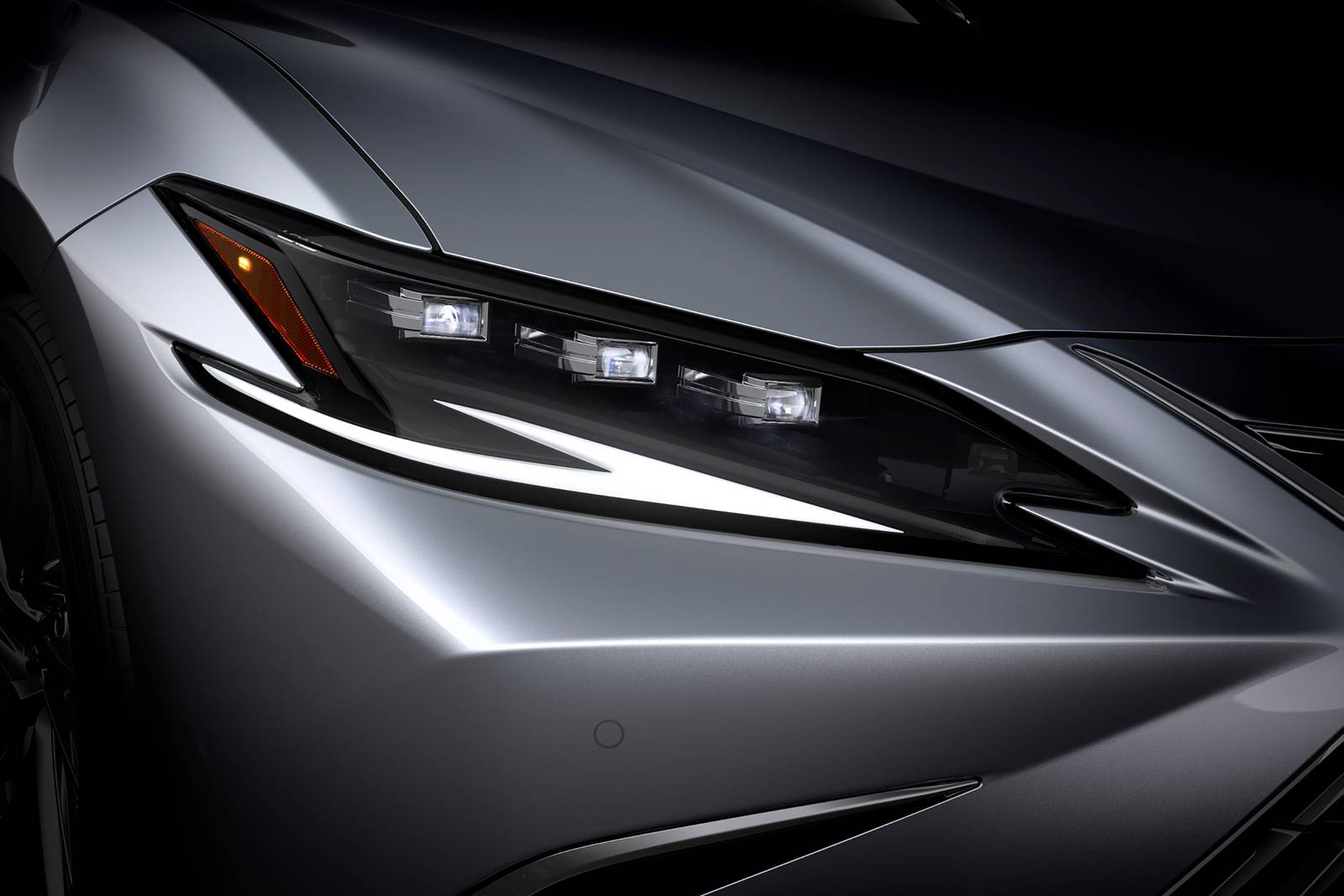 2022 Lexus ES 350 exterior EDETAIL