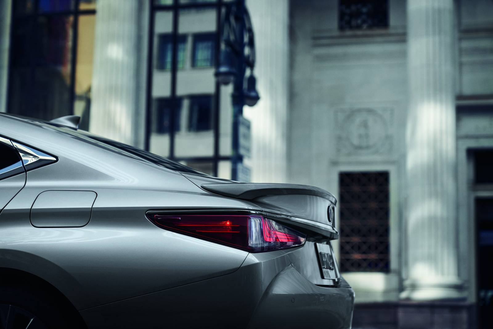 2024 Lexus Es exterior EDETAIL