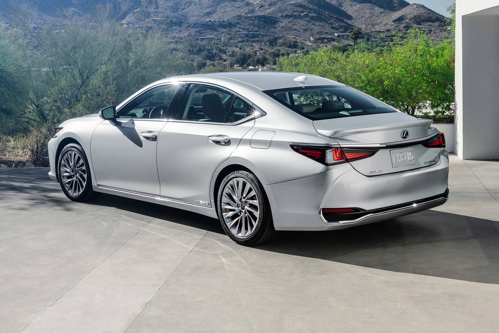 2024 Lexus Es exterior FQ