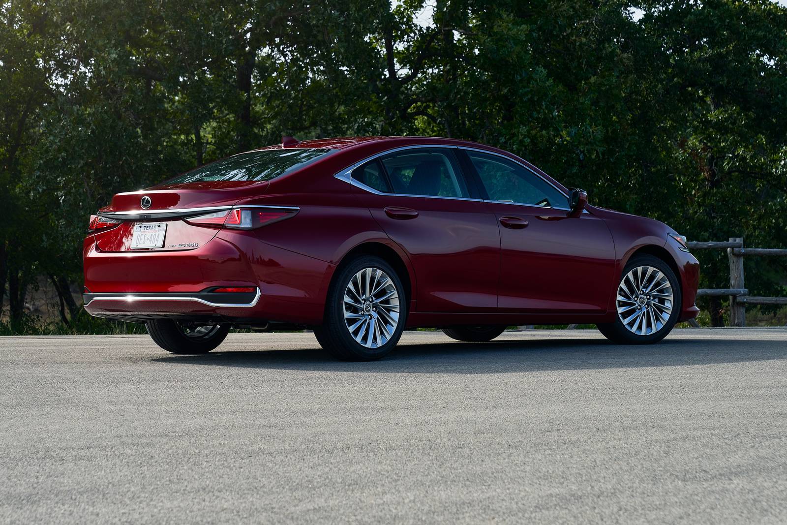 2025 Lexus ES 250 Luxury Sedan Exterior Shown