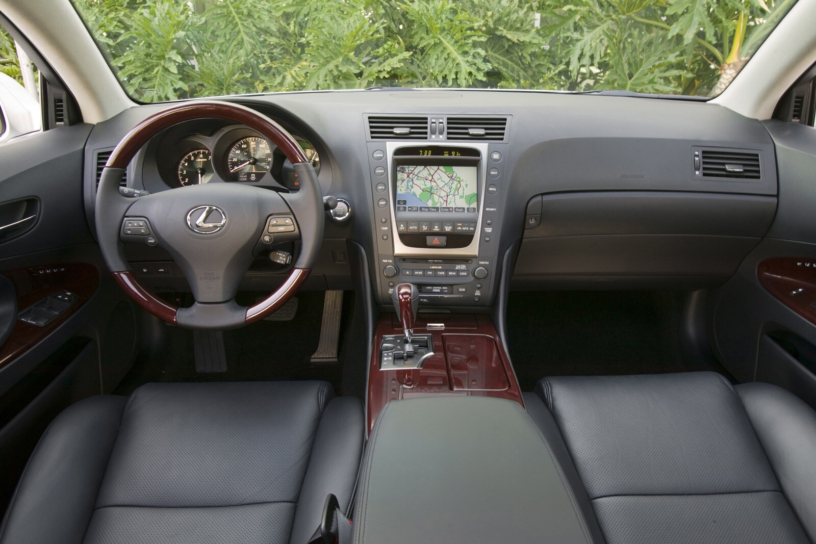 2010 Lexus GS 450h interior D