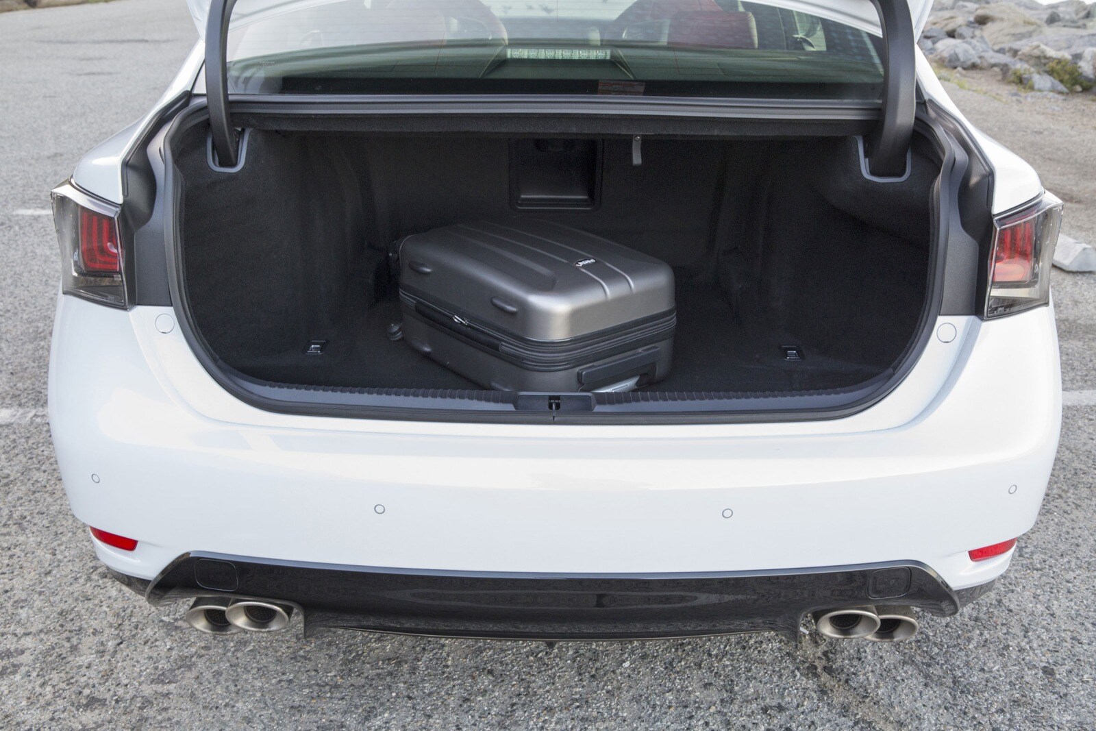 2016 Lexus GS F interior CARGO