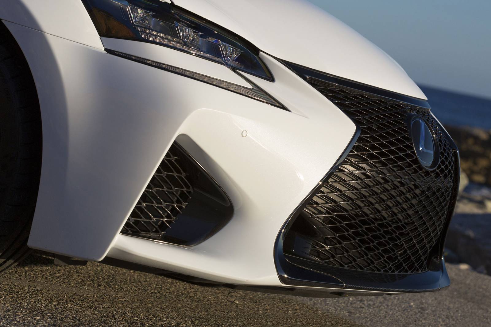 2017 Lexus GS F exterior EDETAIL