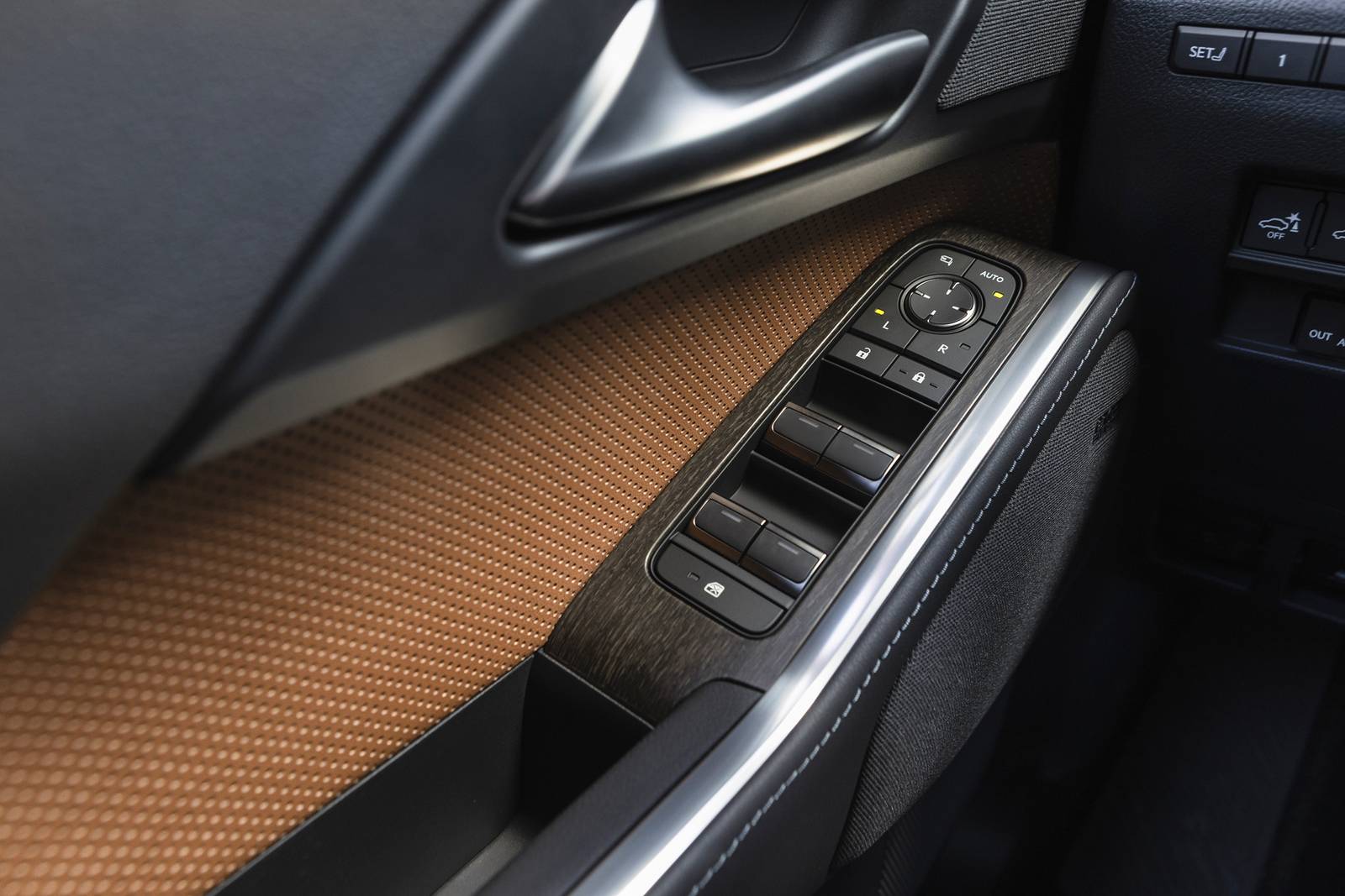 2025 Lexus Gx interior DETAIL