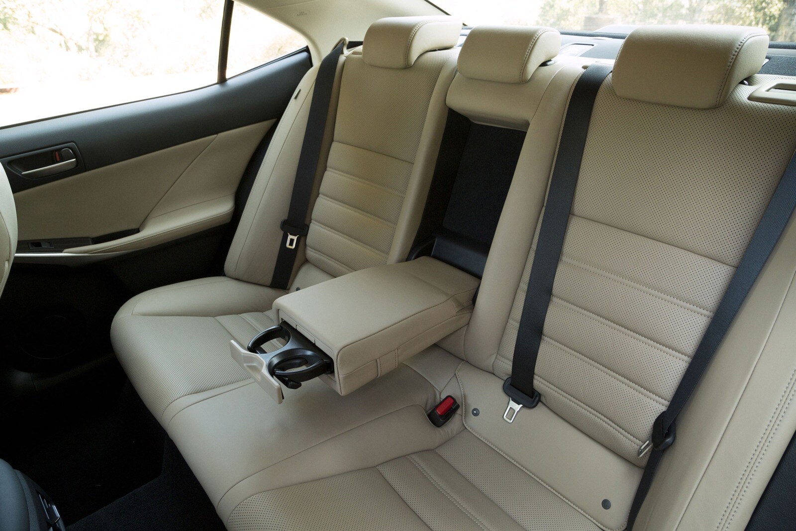 2017 Lexus Is interior RI