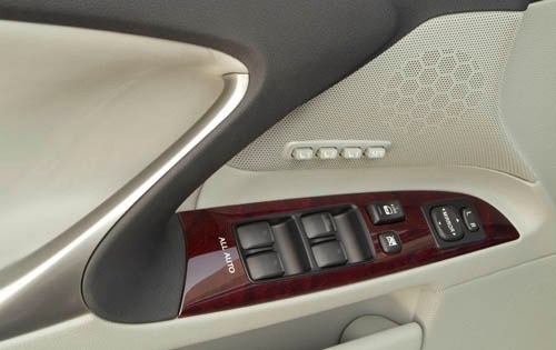 2006 Lexus IS 250 front safety DETAIL