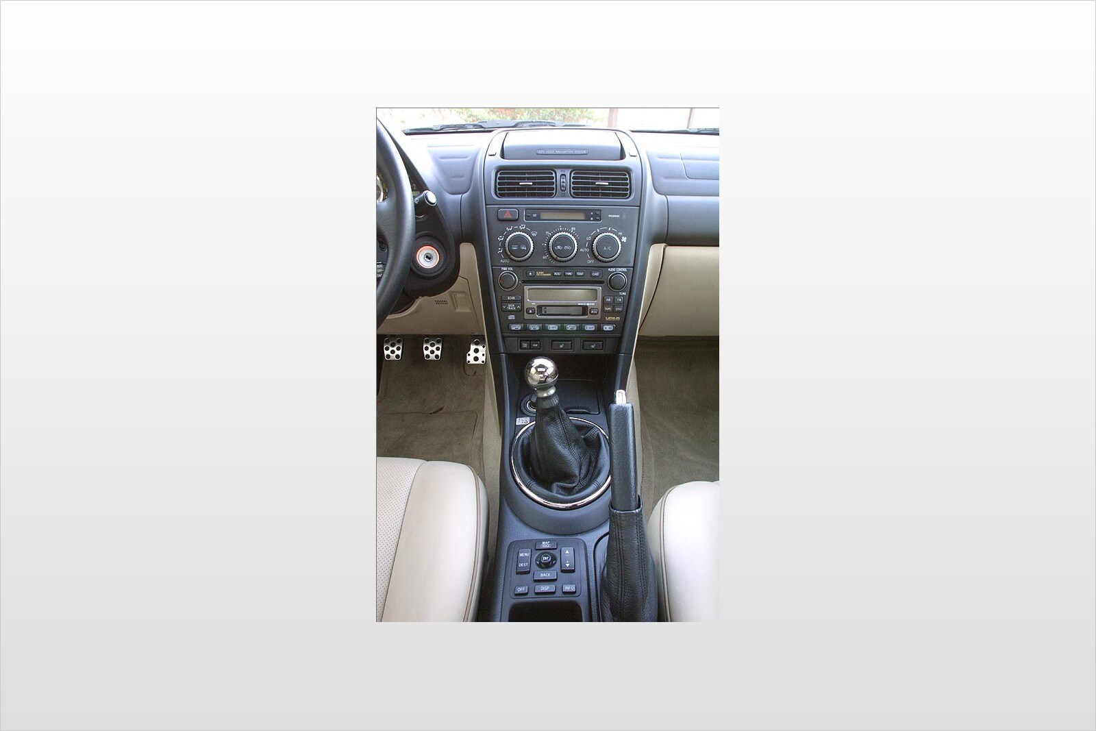 2002 Lexus IS 300 interior CC