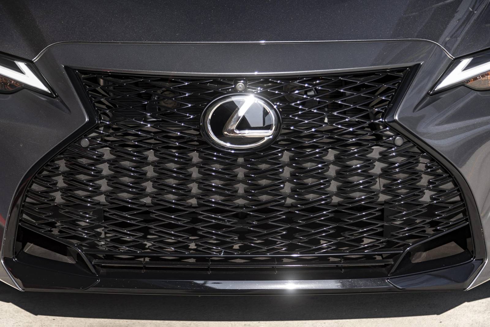 2022 Lexus Is exterior FBDG