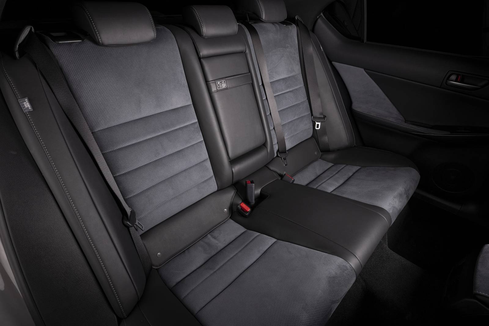 2022 Lexus Is interior RI