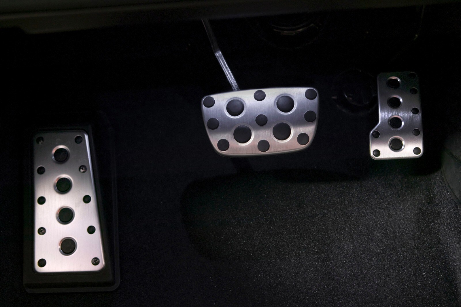 2013 Lexus IS 250 front safety DETAIL