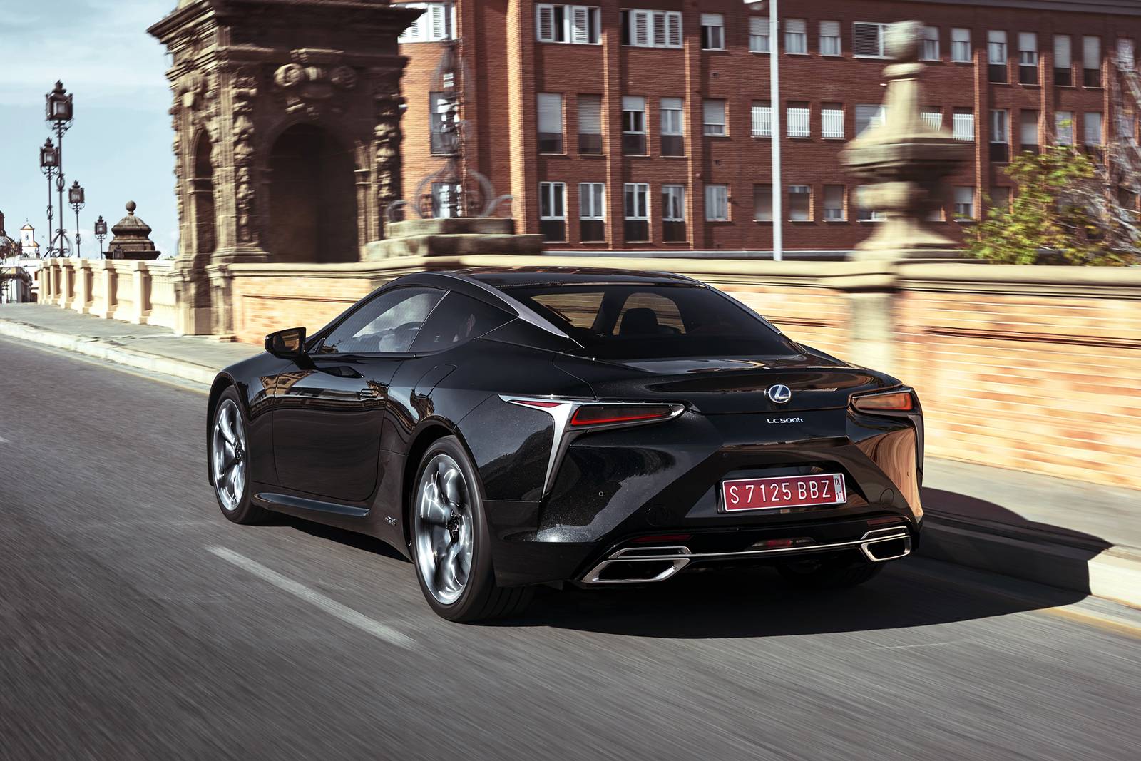 2018 Lexus LC 500h exterior F