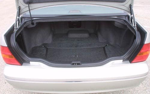 2001 Lexus LS 430 interior CARGO