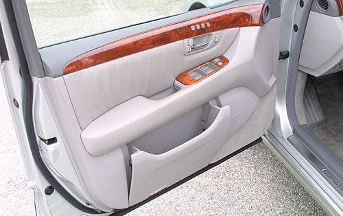 2001 Lexus LS 430 interior DETAIL