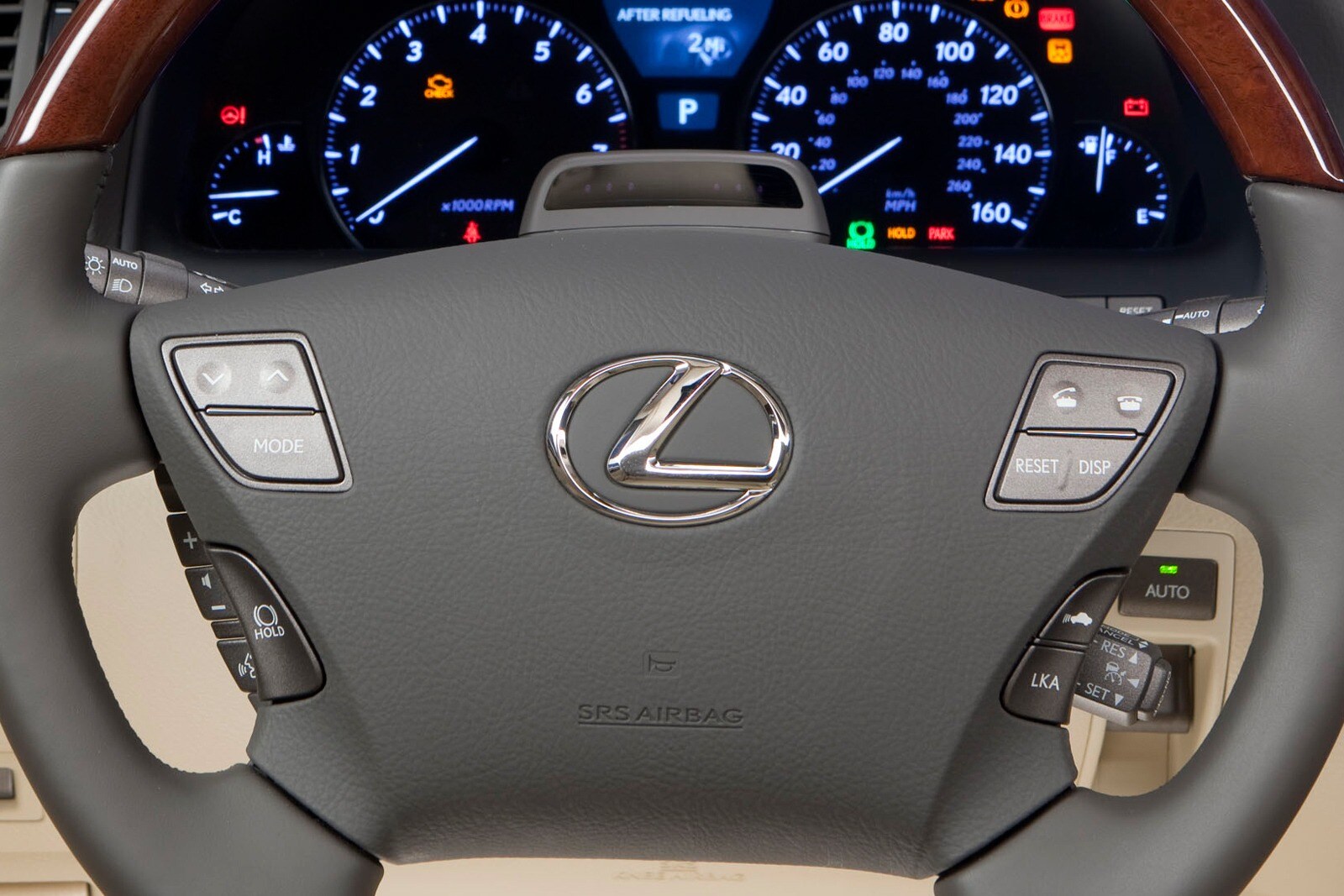 2010 Lexus LS 460 interior AUXCTRL
