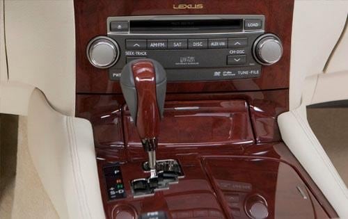 2011 Lexus LS 460 interior DETAIL