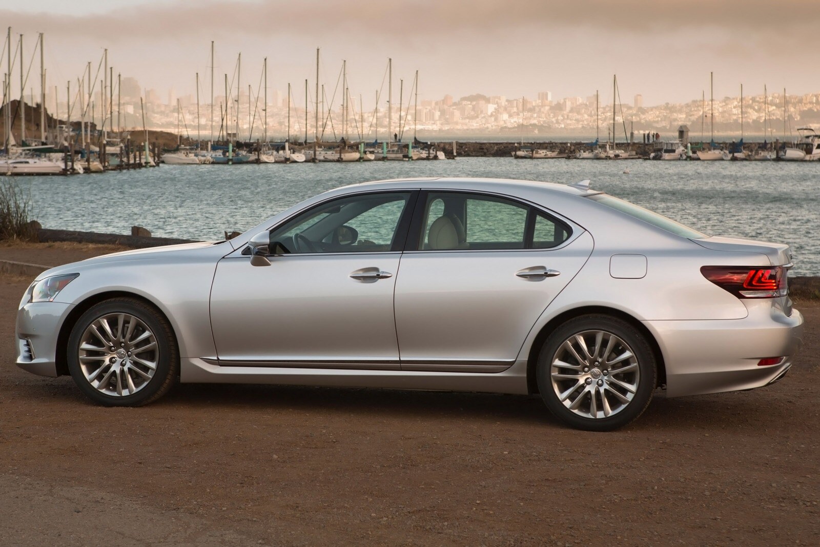 2015 Lexus LS 460 exterior F